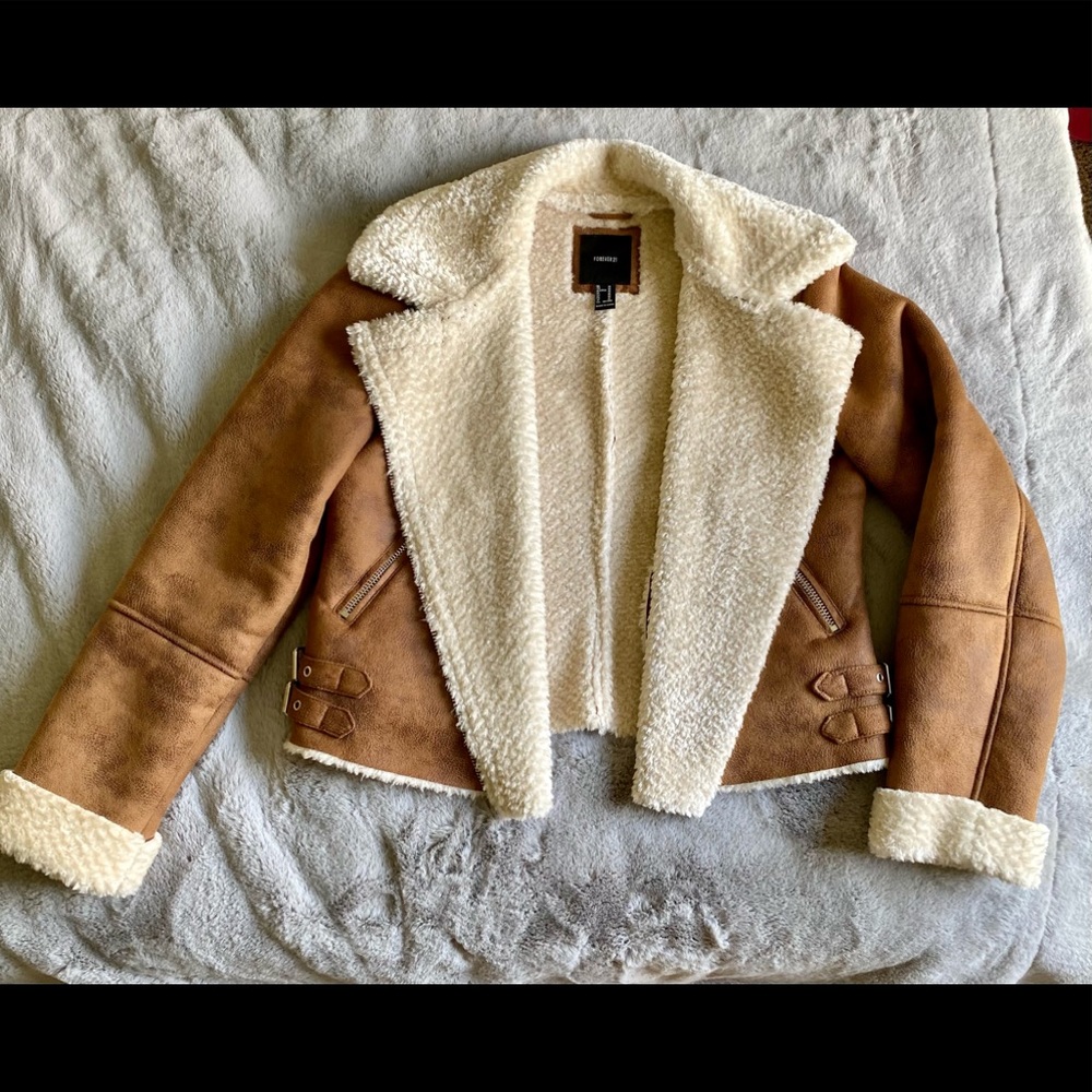 SOLD!!! Forever 21 Women’s Medium Faux Shearling and Suede Moto Jacket